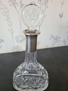 Kryształowa stara karafka