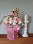 Bukiet na 18-stkę Sweet box prezentowy Pralinki Raffaello 18 Róż  Handmade 