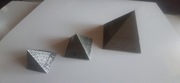 Metalowe Egipskie piramidy