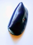 Batycki fioletowa skórzana kosmetyczka damska mała elegancka prezent