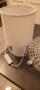 Lampa stołowa  z abażurem z tkaniny. 