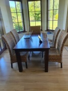 stół drewniany z drewna indyjskiego plus 6 krzeseł