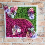 Obraz z naturalnym mchem i kwiatami