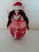 Aniołek siedzący na bombce 