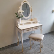 Toaletka  w stylu ludwikowskim 