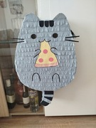 Duża piniata kot pusheen z pizzą 