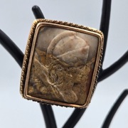 Wyjątkowy stary pierścionek z kameą 