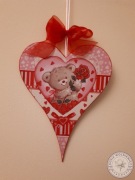 Romantyczne ręcznie zdobione serduszko dwustronne z misiem