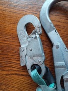 ABM/LB100 - Amortyzator bezpieczeństwa z linką regulowaną  AZ002, AZ029