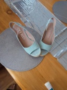 Ryłko piękne błękitne zamszowe sandały 38