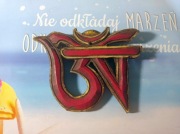 Buddyjski symbol Om Aum drewno mango 9 x 12 cm