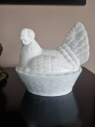 Duża kura prl kurka Ząbkowice  biała bomboniera 