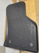 Dywanik gumowy prawy przód Skoda Octavia 3 2014-2019 5E1 061 550