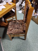 krzesła drewniane tapicerowane  