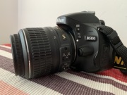 Lustrzanka Nikon D5100 z obiektywem Nikkor 18-55mm