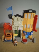 Baza Playmobil z grającym autem 