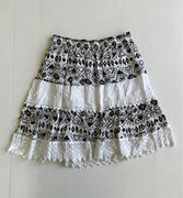 Spódnica biało-czarna koronka S/M 36/38 przed kolano #1820