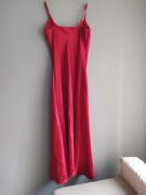 Długa suknia z bolerkiem czerwona.