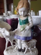 Figurka porcelanowa. Uszkodzona.