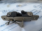 ZAMEK DRZWI PRZESUWNYCH    A 9067301335    MERCEDES