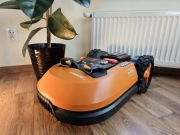 Zadbany robot koszący Worx Landroid L1000 Moduł omijania przeszkód ACS!