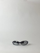 Czarne okulary przeciwsłoneczne Y2K ze srebrnymi szkiełkami