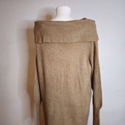 Sweterkowa Sukienka Tunika Karmelowa Oversize Odkryte Ramiona L ever me