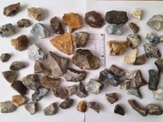 1,3 kg krzemieni naturalnych