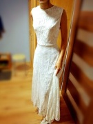 Piękna, długa koronkowa sukienka