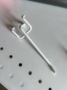 Zawieszka haczyk hak ekspozycyjny na regał, panel perforowany 14cm biały