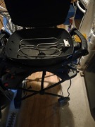 Grill elektryczny Weber Q 140 – świetny stan, mało używany