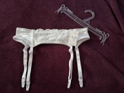 Nowy pas do pończoch biały linea M kod342