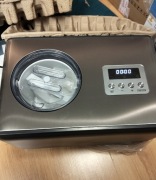 Maszyna do lodów z kompresorem 2l samochłodząca 150w