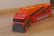Hot wheels mega laweta do przewozu 50 aut 