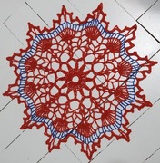 Serwetka gwiazdka czerwona niebieska robiona na szydełku nowa