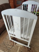 Łóżeczko dziecięce z funkcją bujania