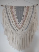 Pastelowa makrama na ścianę 75/90 cm