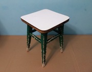 Stary stołek drewniany 30x30 wys. 41 cm Taboret z PRLu  