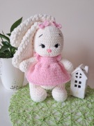 Królik w sukience na szydełku przytulanka handmade  prezent 