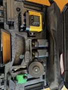 Laser krzyżowy 360 LL01-A – komplet w torbie z akcesoriami