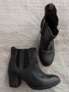 Szare eleganckie skórzane buty botki na obcasie Emma Natural Comfort 37