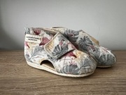 KAPCIE DZIECIECE DO PRZEDSZKOLA 24 BUCIKI SLIPPERS FAMILY NA RZEPY LEKKIE