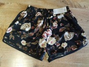 Nowe spodenki M-L w kwiaty