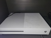 Xbox one s 1tb plus pad