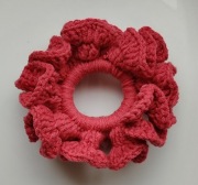 SCRUNCHIE ręcznie robiona na szydełku gumka do włosów 