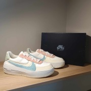 WMNS Nike AF1 LO PLT.AF.ORM r. 42,5 (27,5 cm) DX2671 100
