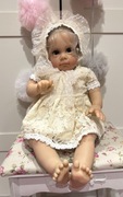 Lalka winylowa reborn w pięknej koronkowej sukni jak prawdziwe dziecko