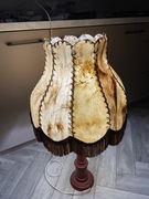 Lampa skóra zwierzęca pleciona czerwona noga