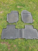 Dywaniki wycieraczki gumowe Toyota Rav4 IV