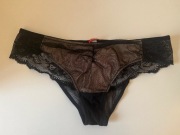 NOWE majtki Triumph, czarne, koronkowe, rozmiar 40